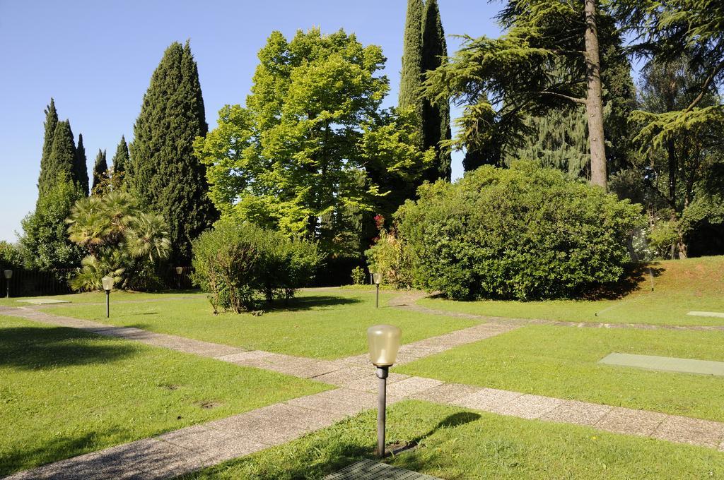 Villa Callas 16 Сирмионе Стая снимка